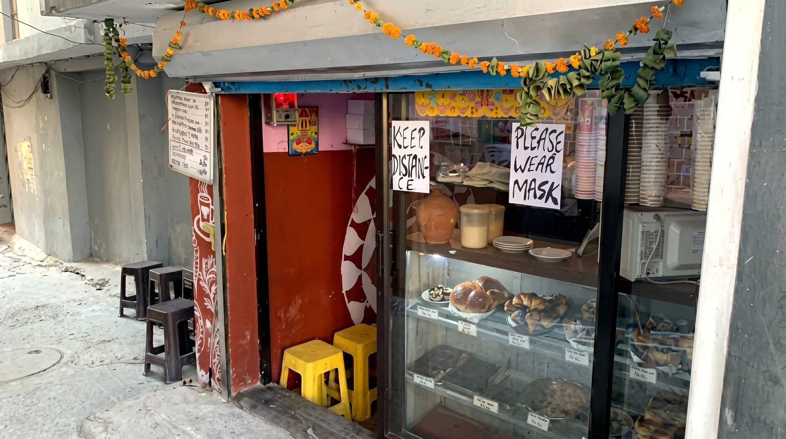 moktan cafe tapovan